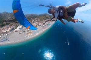 Taormina: voo duplo de parapente com fotos e vídeo