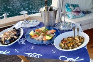 Taormina: Isola Bella Boat Tour with Prosecco Onboard