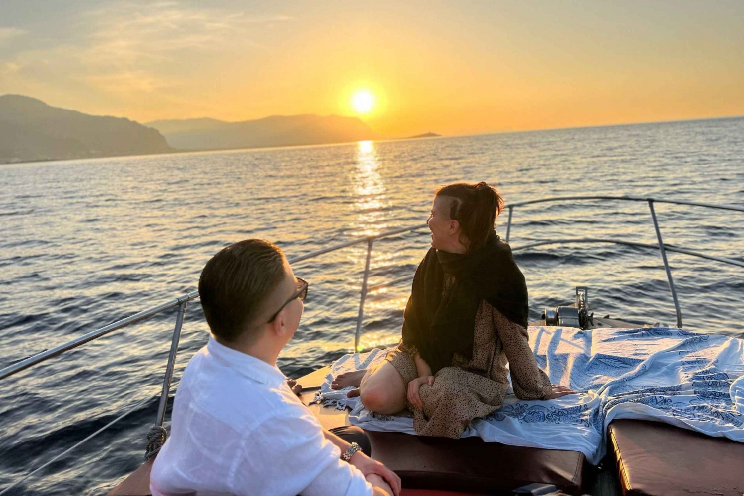 Sunset boat tour in Palermo