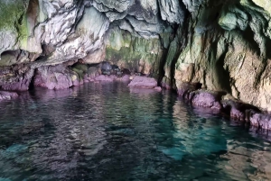 Tur med snorkling i havgrotterne og på øen Ortigia
