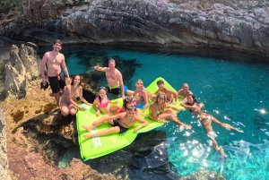 Trapani: tour in barca di favignana e levanzo