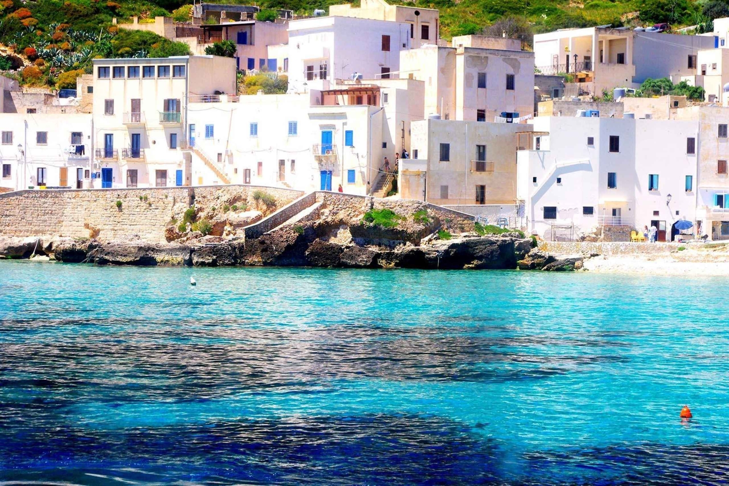 Trapani: passeio de barco híbrido por Favignana e Levanzo com aperitivo