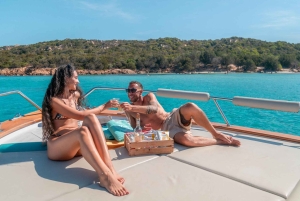 Trapani: passeio de barco híbrido por Favignana e Levanzo com aperitivo