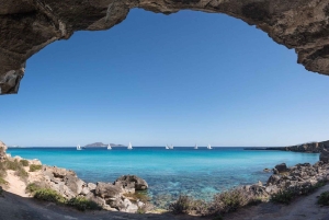 Trapani: passeio de barco híbrido por Favignana e Levanzo com aperitivo
