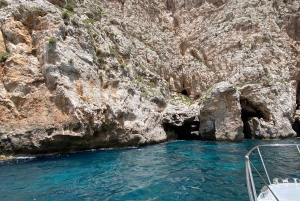 Trapani: Ilha de Marettimo e passeio de barco pelas cavernas marinhas com almoço