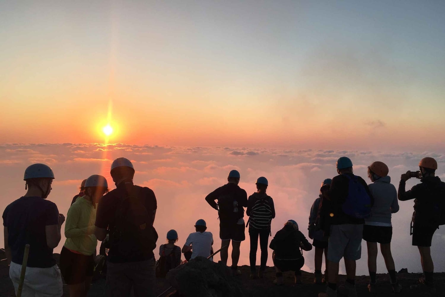 Caminhada às crateras do Stromboli ao pôr do sol