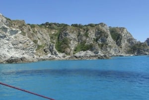 Tropea: Bådtur med badning ved solnedgang på Costa degli Dei