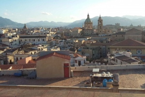 Walking Tour and typical Lunch in a private charming home