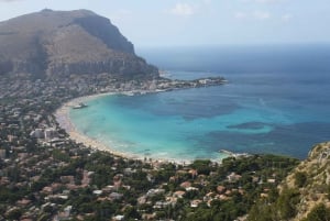 Welcome to Palermo: Private Tour with a Local