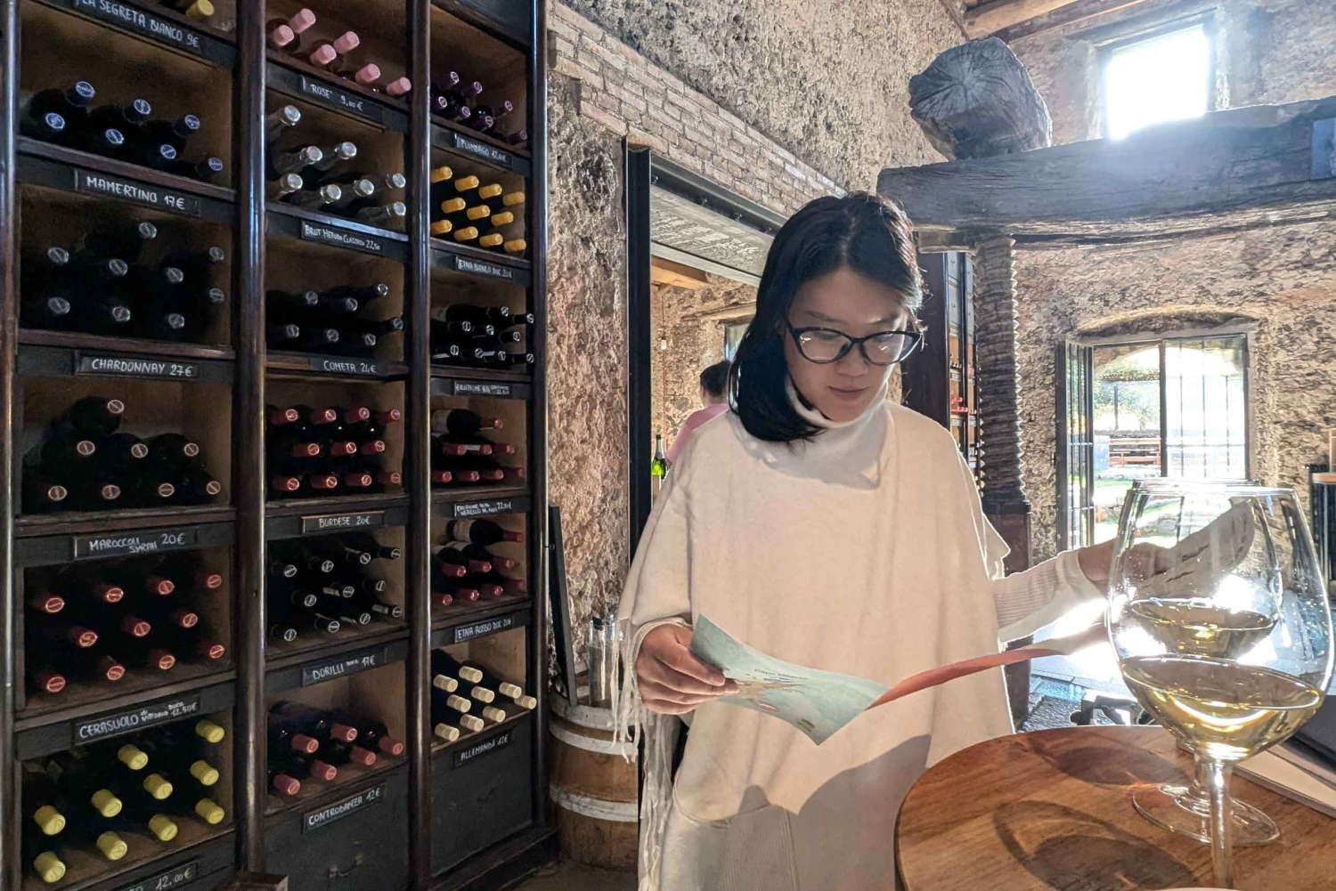 タオルミーナからのランチ付きワインテイスティングとヴィンヤードツアー