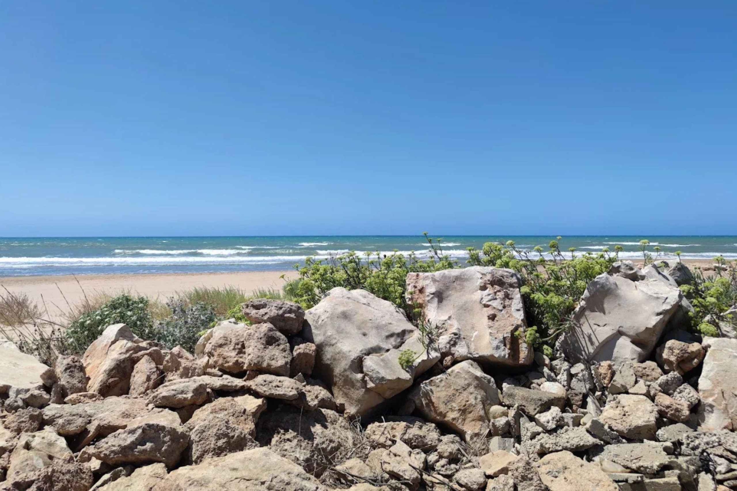 ラグーサ近郊のワイナリーツアー＆ワインと地元料理の試食をお楽しみください