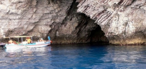 Grotta Azzurra - Taormina by L. Strano