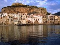 Cefalù by Thomas Gruessner