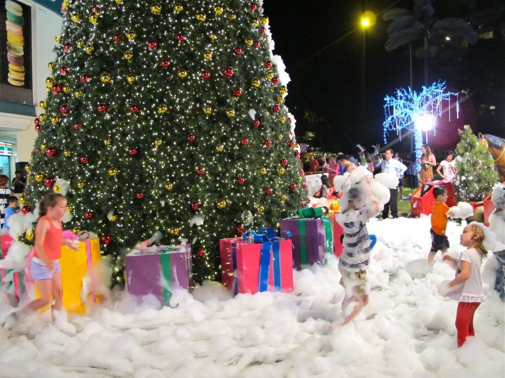 Let it Snow at Tanglin Mall!