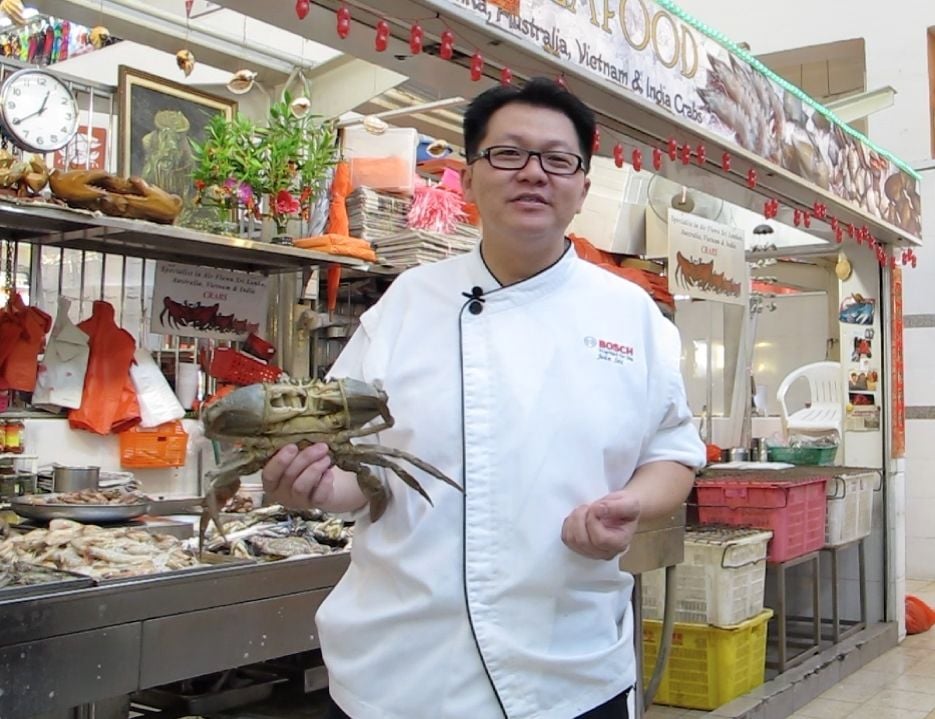 Chef John See Choosing the Perfect Crabs at Tekka Market