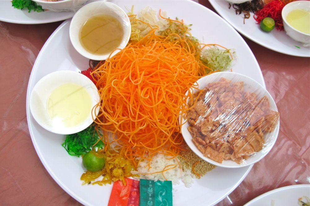 Yu Sheng Prepared by Select Group with 16 Auspicious Ingredients