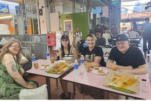 Chinatown Food Tour, River Cruise & 2 top-visit Light Shows