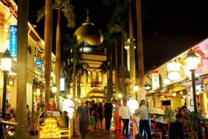 クリスマスの輝き：カンポン・グラムからガーデンズ・バイ・ザ・ベイへ、ディナー付き