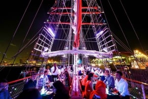 Singapore: City Lights Royal Albatross Dinner Cruise