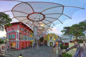 Clarke Quay Heritage Walk with Singapore River Cruise