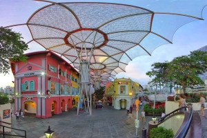 Clarke Quay Heritage Walk with Singapore River Cruise