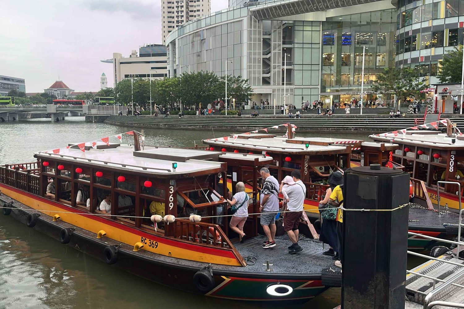 Drive & Dine:Mercedes Private Tour with a Taste of Singapore