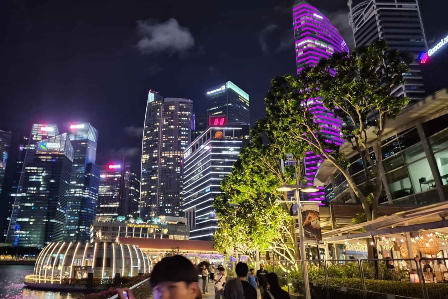 Glow with the Flow: l'esperienza del fiume illuminato di Singapore