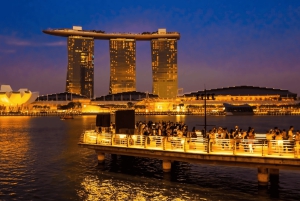 Tour nocturno con firma: Paseo por el puerto deportivo con degustación de comida