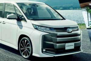 Singapore: Airport Transfer with More Comfort & Space