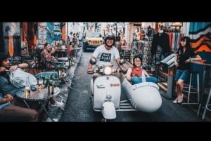 Singapore: Kampong Glam & Civic District Vespa Sidecar Ride