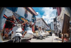 Singapore: Kampong Glam & Civic District Vespa Sidecar Ride