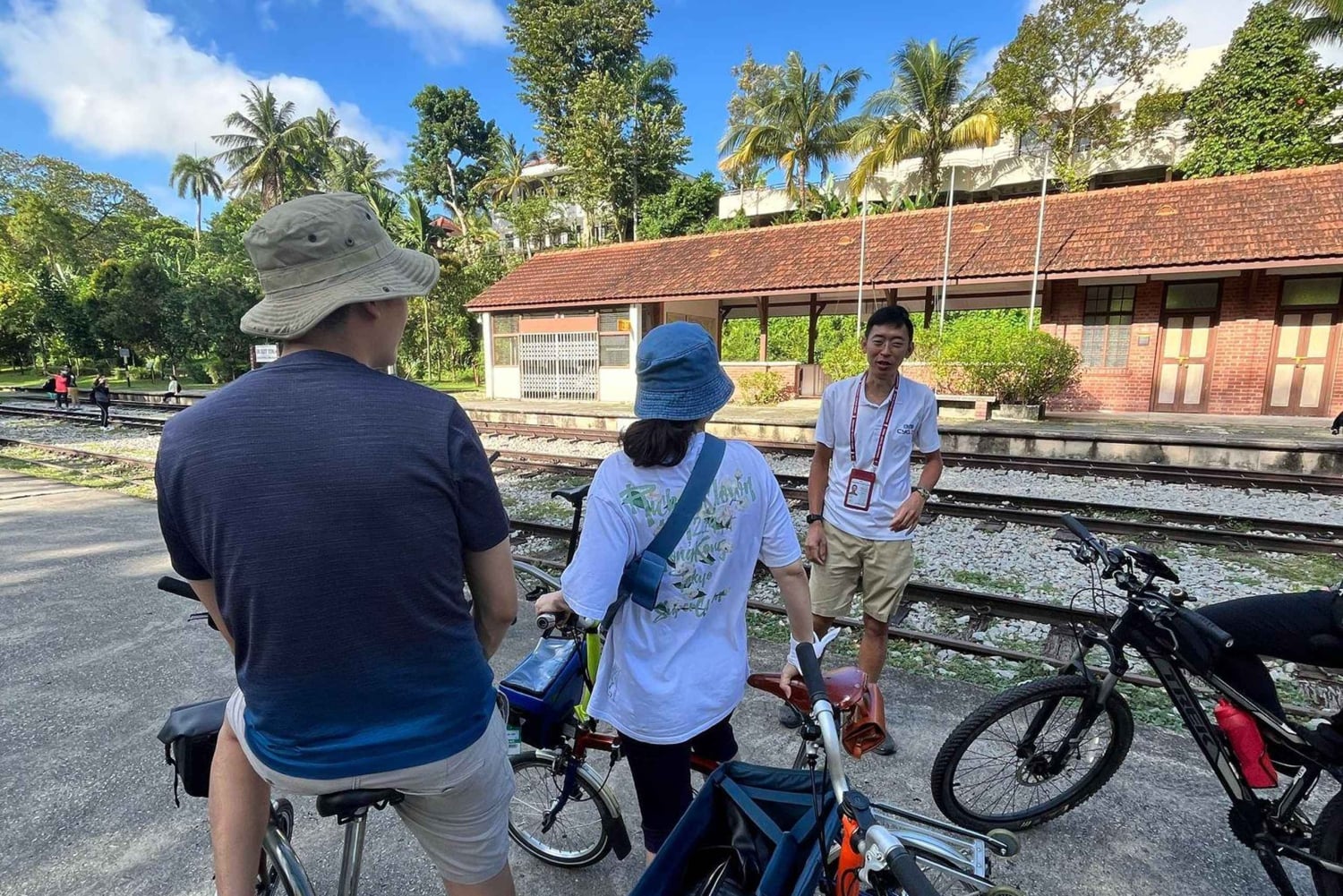 Singapore Brompton Bike Tour rautatiekäytävältä, ruokailuineen!