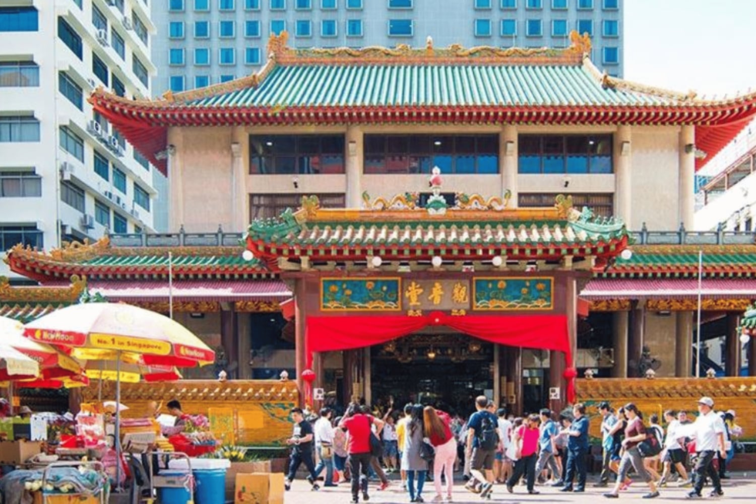 Singapore: Bugis & Kampong Glam Walking Tour with Snacks