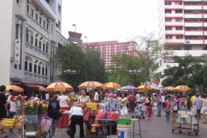 Singapore: Bugis & Kampong Glam Walking Tour with Snacks