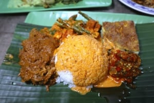 Singapore: Bugis & Kampong Glam Walking Tour with Snacks