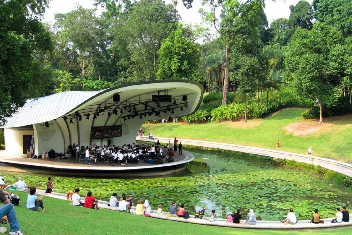 Singapore: Garden City Iconic Landmarks Tour & Minivan