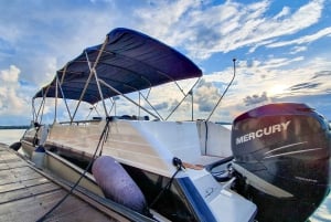 Singapore: Guided Boat Tour and Kelong Fish Farm Visit