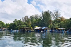 Singapore: Guided Boat Tour and Kelong Fish Farm Visit