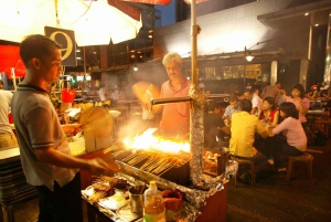 Signature Urban Night Tour: Matupplevelse på gatan i Singapore vid solnedgången