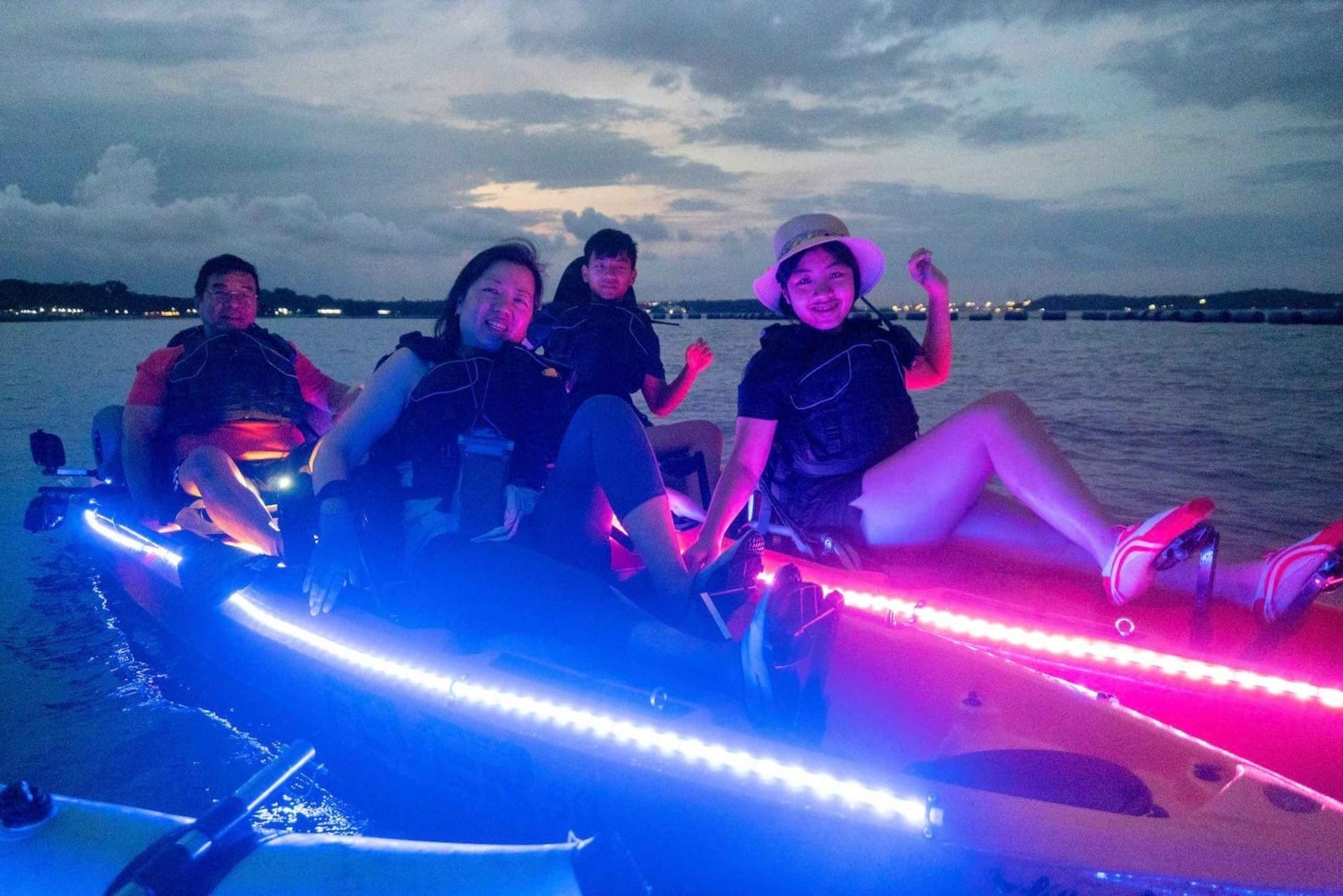 Singapour : excursion nocturne en kayak à LED et moules