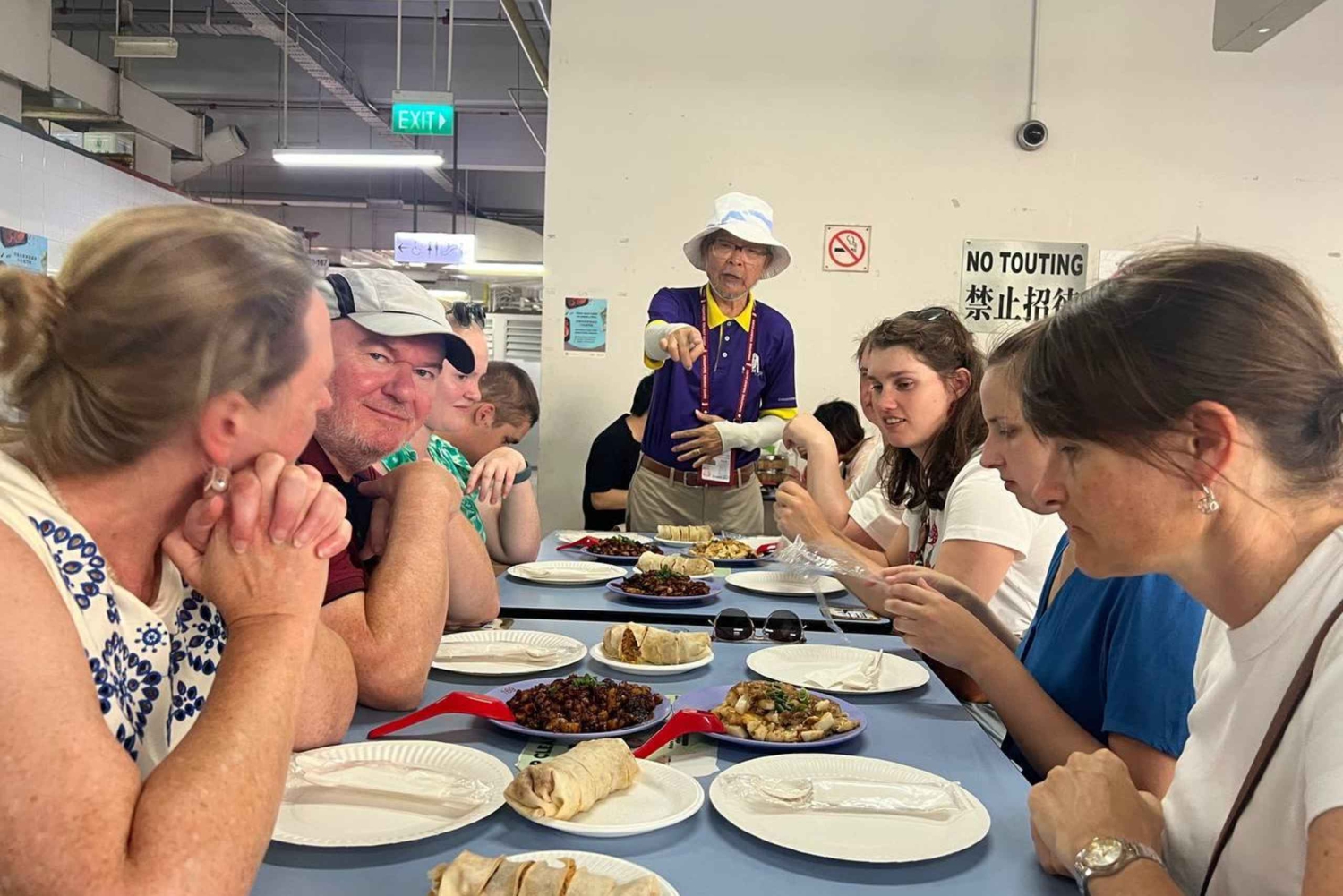 Singapur: prywatna wycieczka kulinarna i spacer po zabytkach z rejsem po rzece