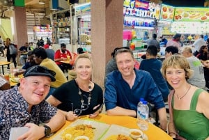 Singapur: prywatna wycieczka kulinarna i spacer po zabytkach z rejsem po rzece