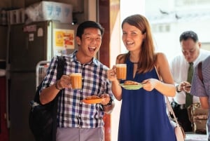 Singapore: Private Food Tour – 10 Tastings with Locals