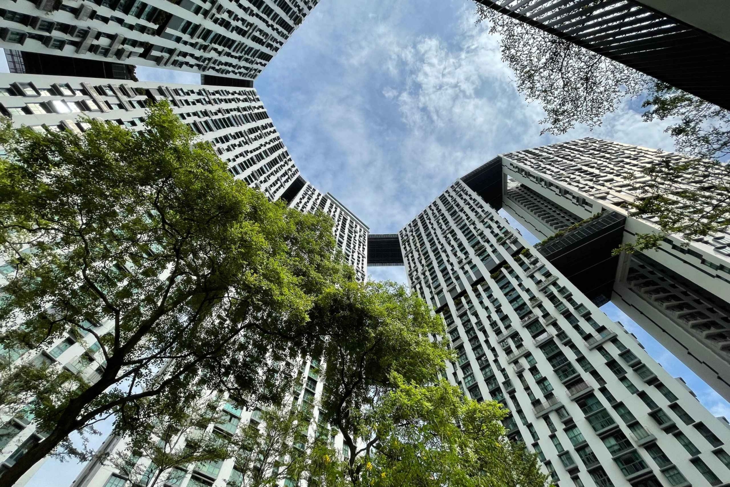 Singapore: Private Public Housing & Local Life Walking Tour