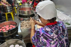 Singapore: Private Public Housing & Local Life Walking Tour