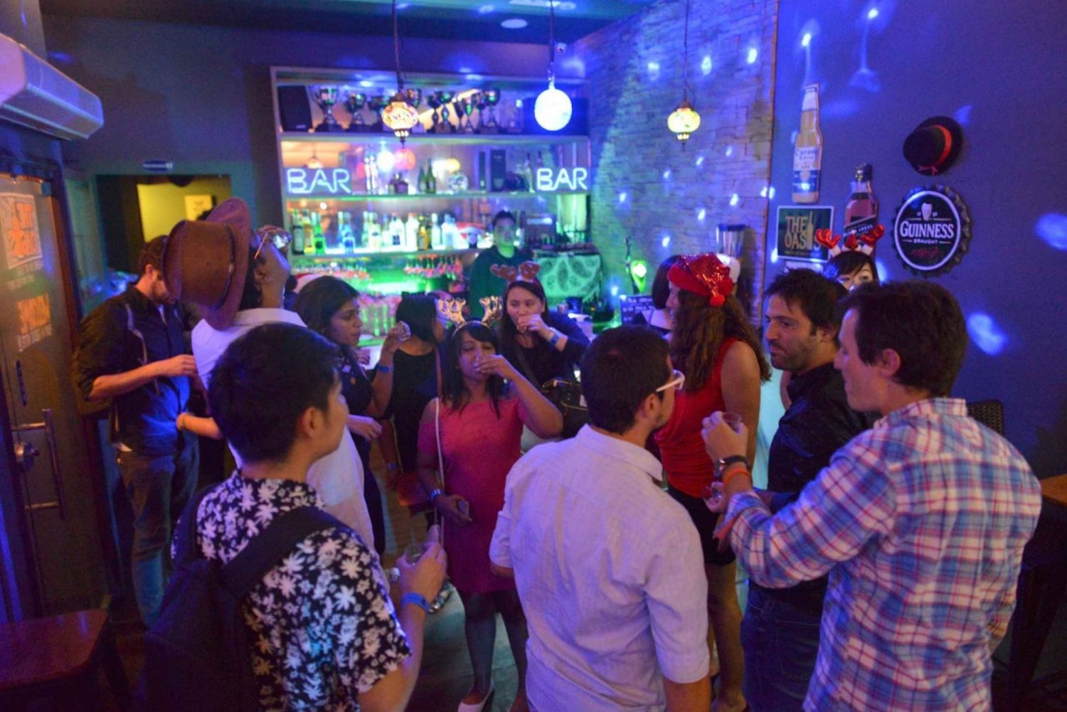 Singapore Pub Crawl - Party like a Local