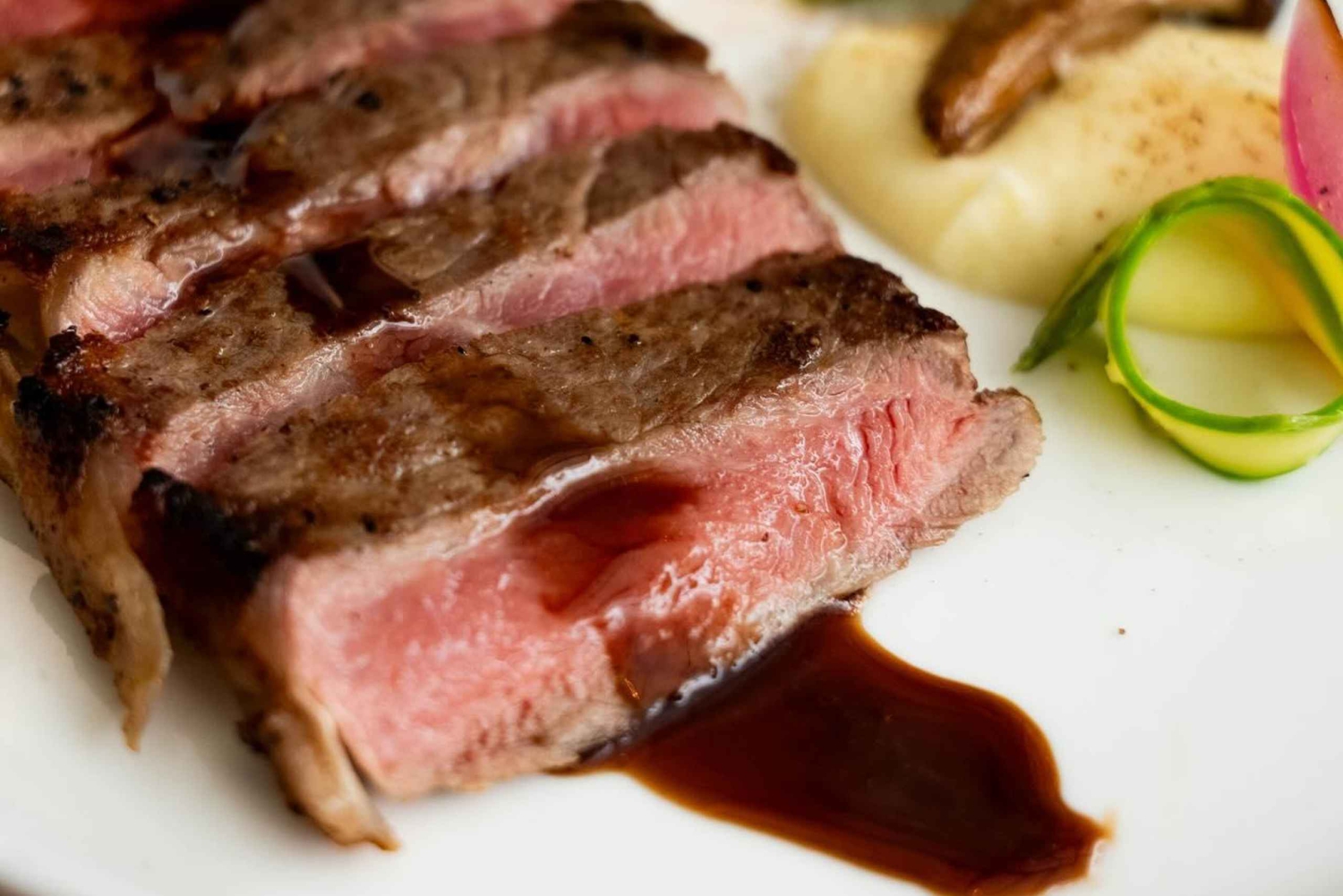 Singapur: RedTail Bar by Zouk Dining Packages