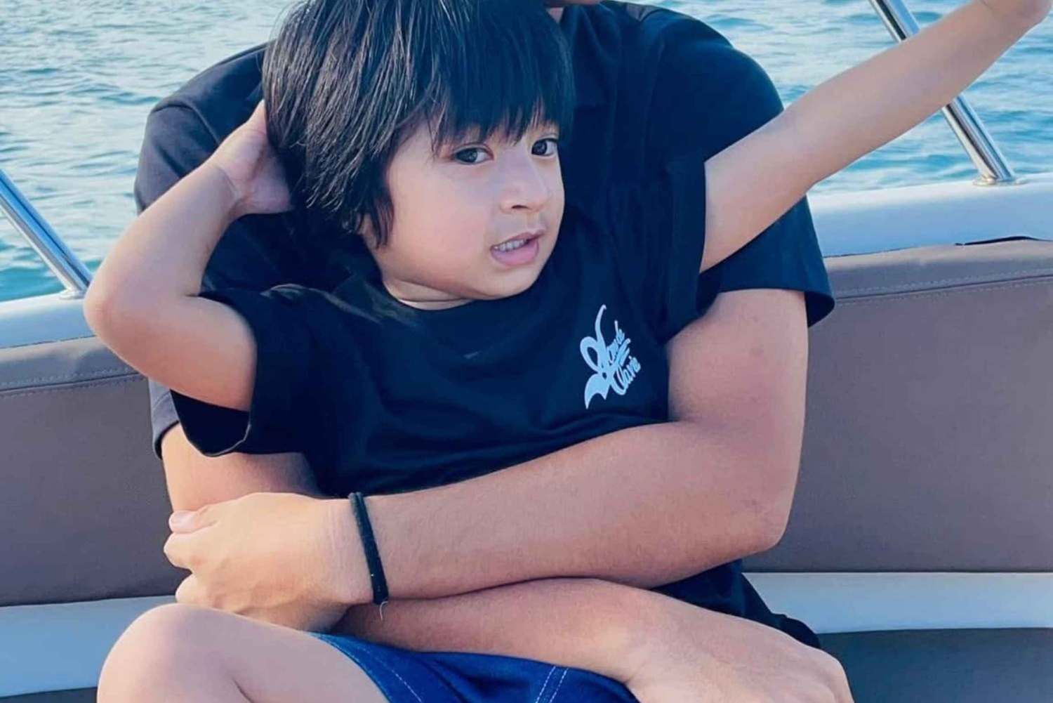 Singapore Speedboat Cruise & Marina Dining Combo