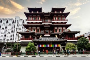 Singapore Stories Food Tour with 12+ Tastings