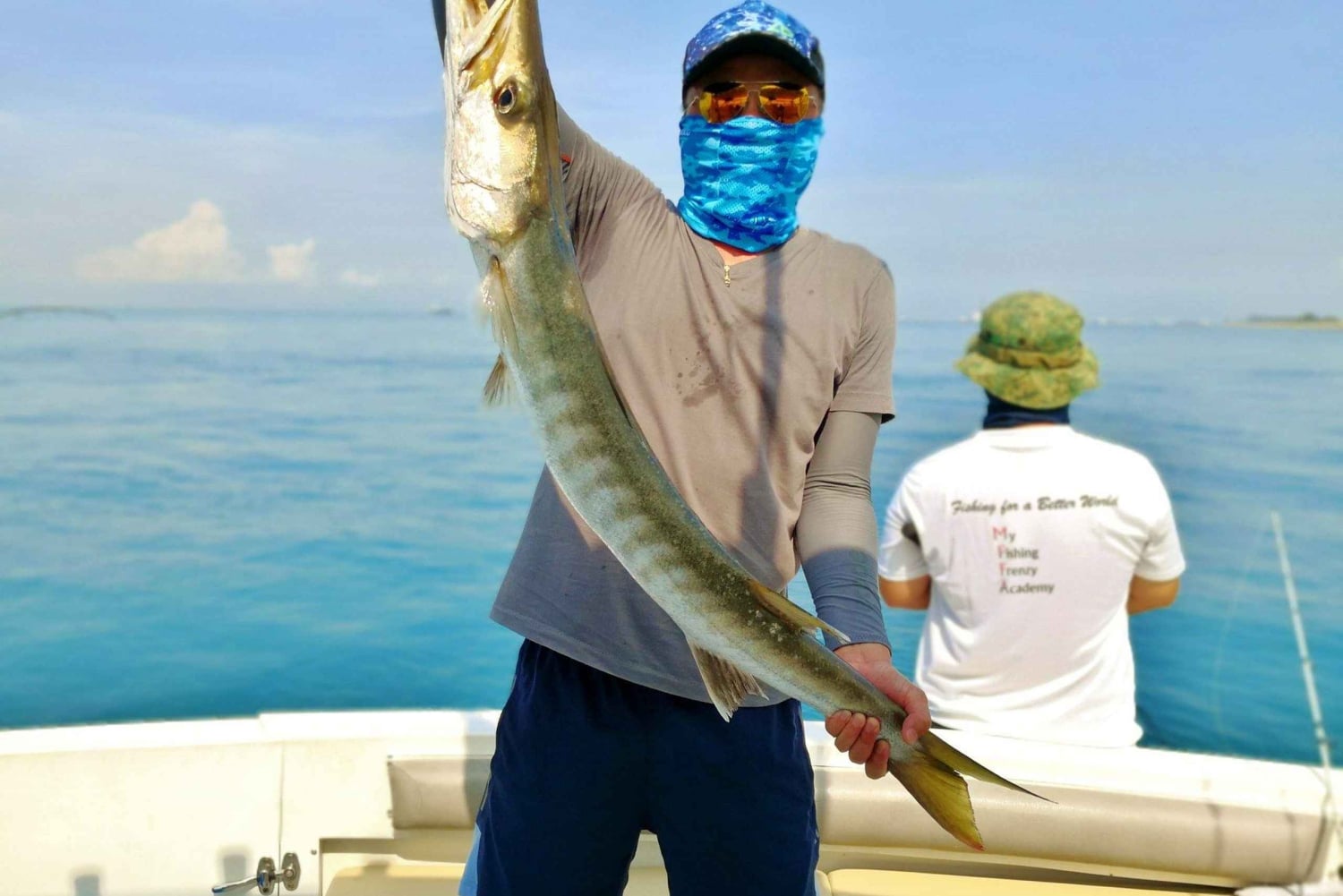 Pesca in barca nelle isole meridionali di Singapore